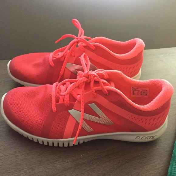 New Balance Shoes - Worn once! Neon pink new balance sneakers 👟
